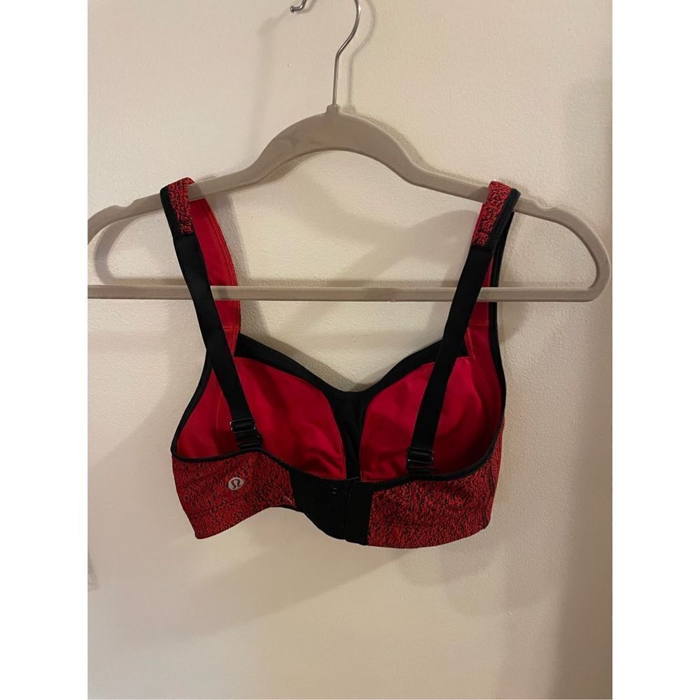 Lululemon Sports Bra (SZ 4) - Picture 2 of 2
